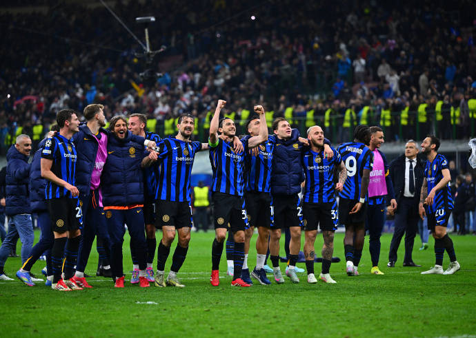 雷速直播-迎头赶上，巧妙调整，反超对手，掀翻比分-第1张图片-雷速官网