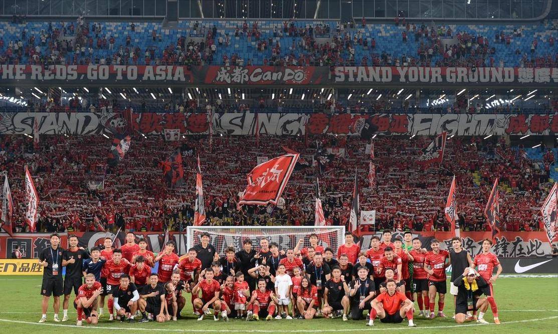 雷速官网-亚冠赛场热度持续高涨，球迷热情不减-第2张图片-雷速官网