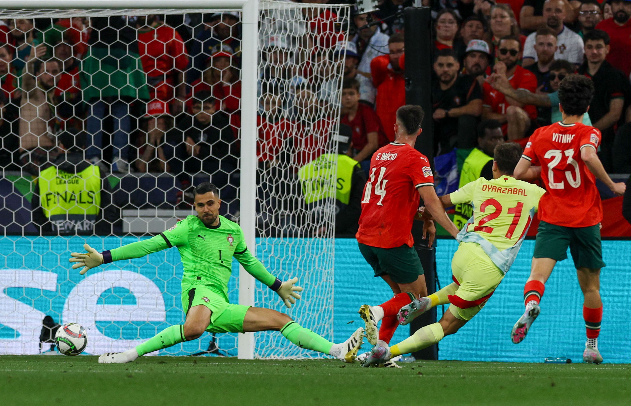 雷速官网-葡萄牙大胜卢森堡，全力争取小组第一-第1张图片-雷速官网