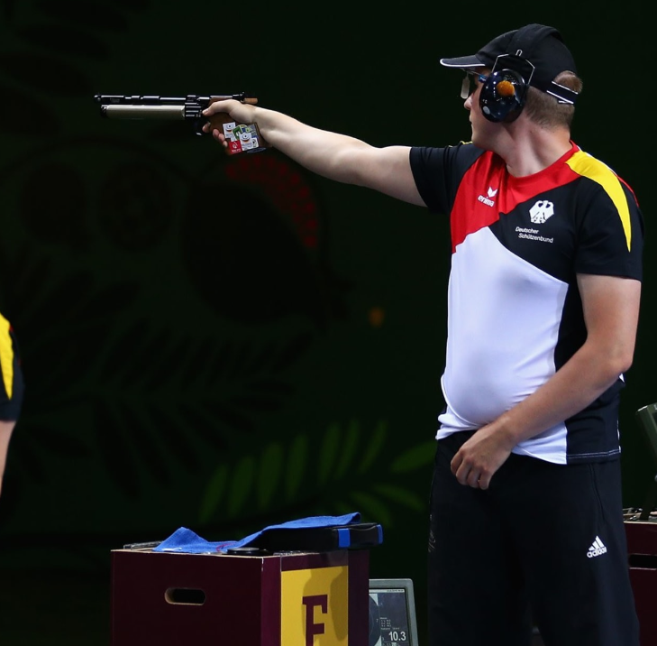 雷速直播-日本选手创造新纪录，获得射击比赛冠军-第1张图片-雷速官网