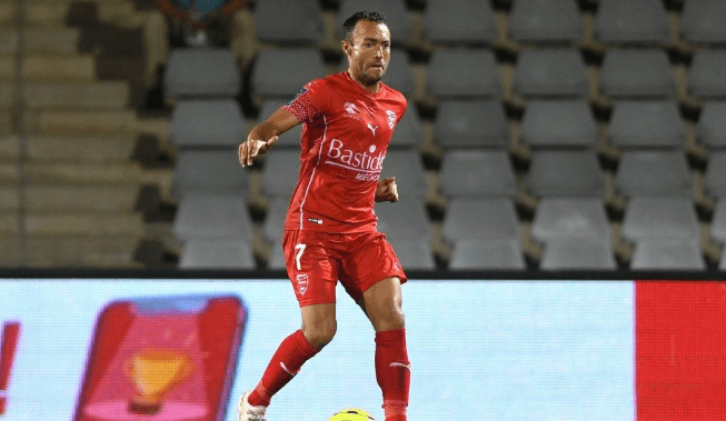 雷速官网下载-雷恩特球队主场取胜保持领先地位-第2张图片-雷速官网