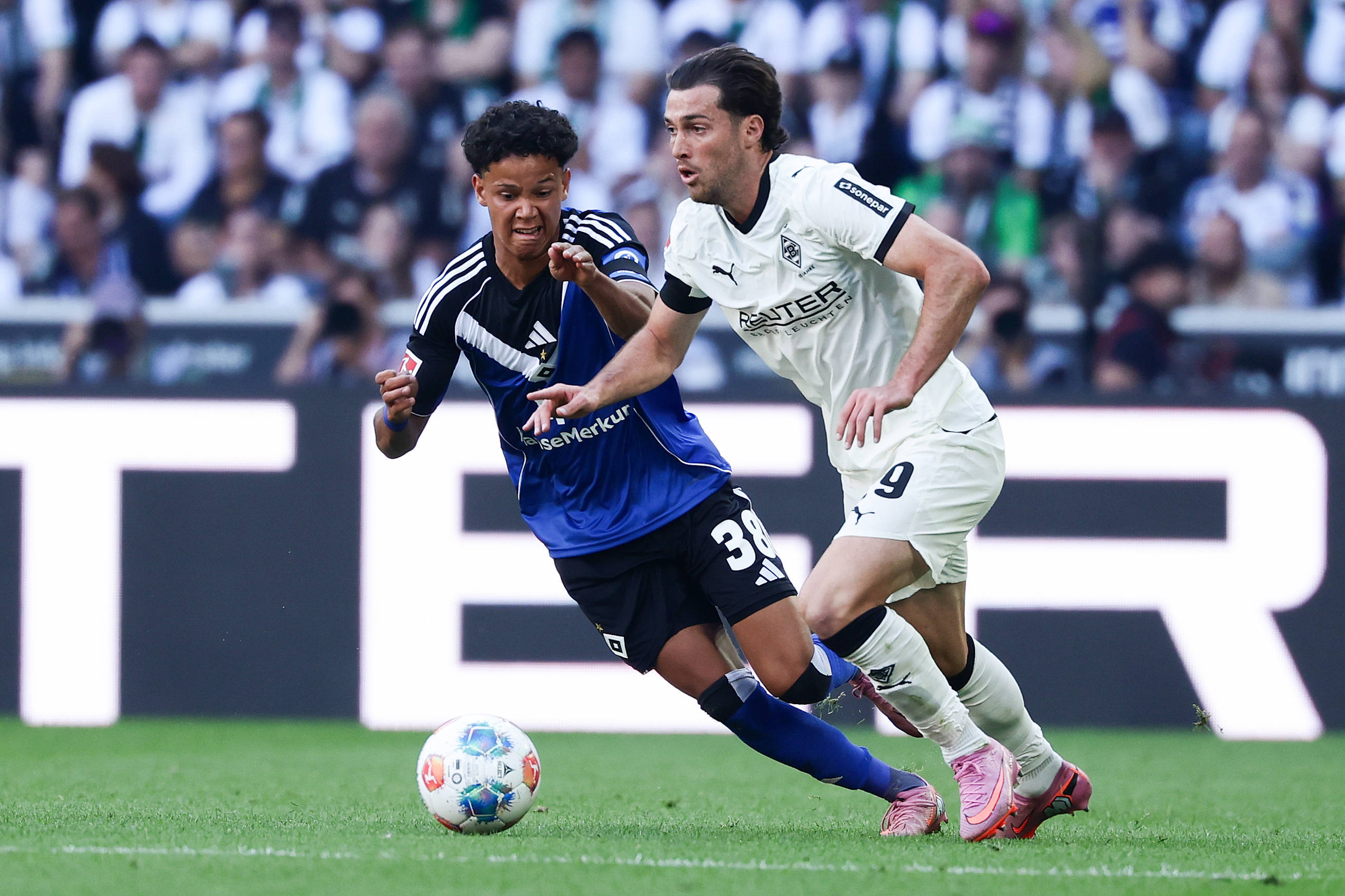 雷速直播-汉堡队在德国足球联赛中展现最佳表现-第2张图片-雷速官网 雷速直播-汉堡队在德国足球联赛中展现最佳表现-第2张图片-雷速官网