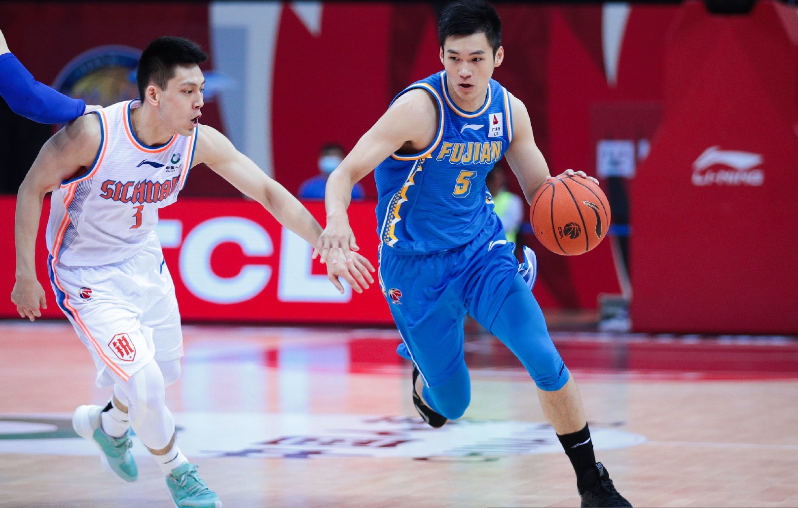 雷速官网-福建男篮夺冠在即，势不可挡-第1张图片-雷速官网