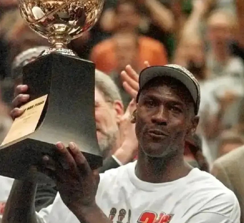 雷速官网-乔丹终极表现,带队夺取胜利需求!-第1张图片-雷速官网 雷速官网-乔丹终极表现,带队夺取胜利需求!-第1张图片-雷速官网