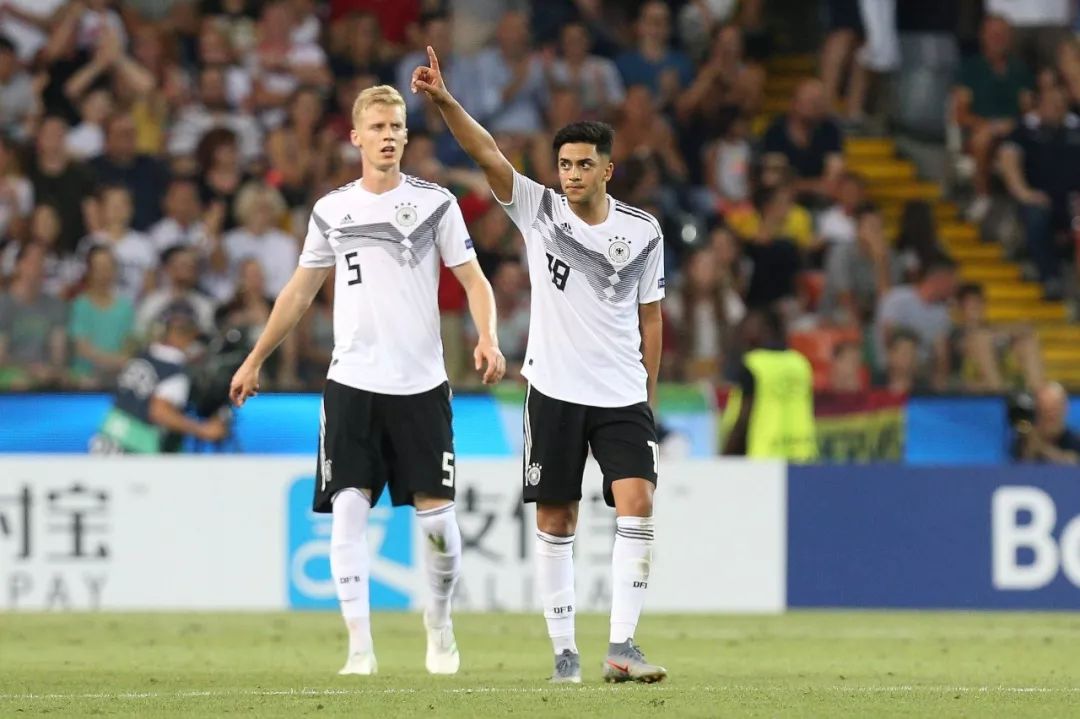 雷速官网-土耳其队憾失胜利与挪威队战成平局-第1张图片-雷速官网