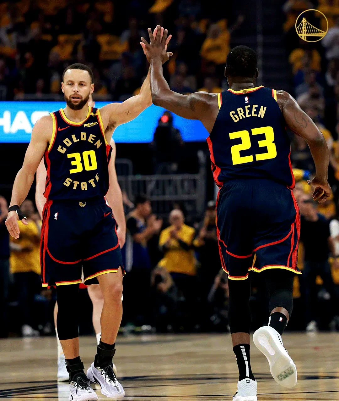 雷速官网-勇士雄姿再现,主场大胜创造季后赛历史-第1张图片-雷速官网 雷速官网-勇士雄姿再现,主场大胜创造季后赛历史-第1张图片-雷速官网