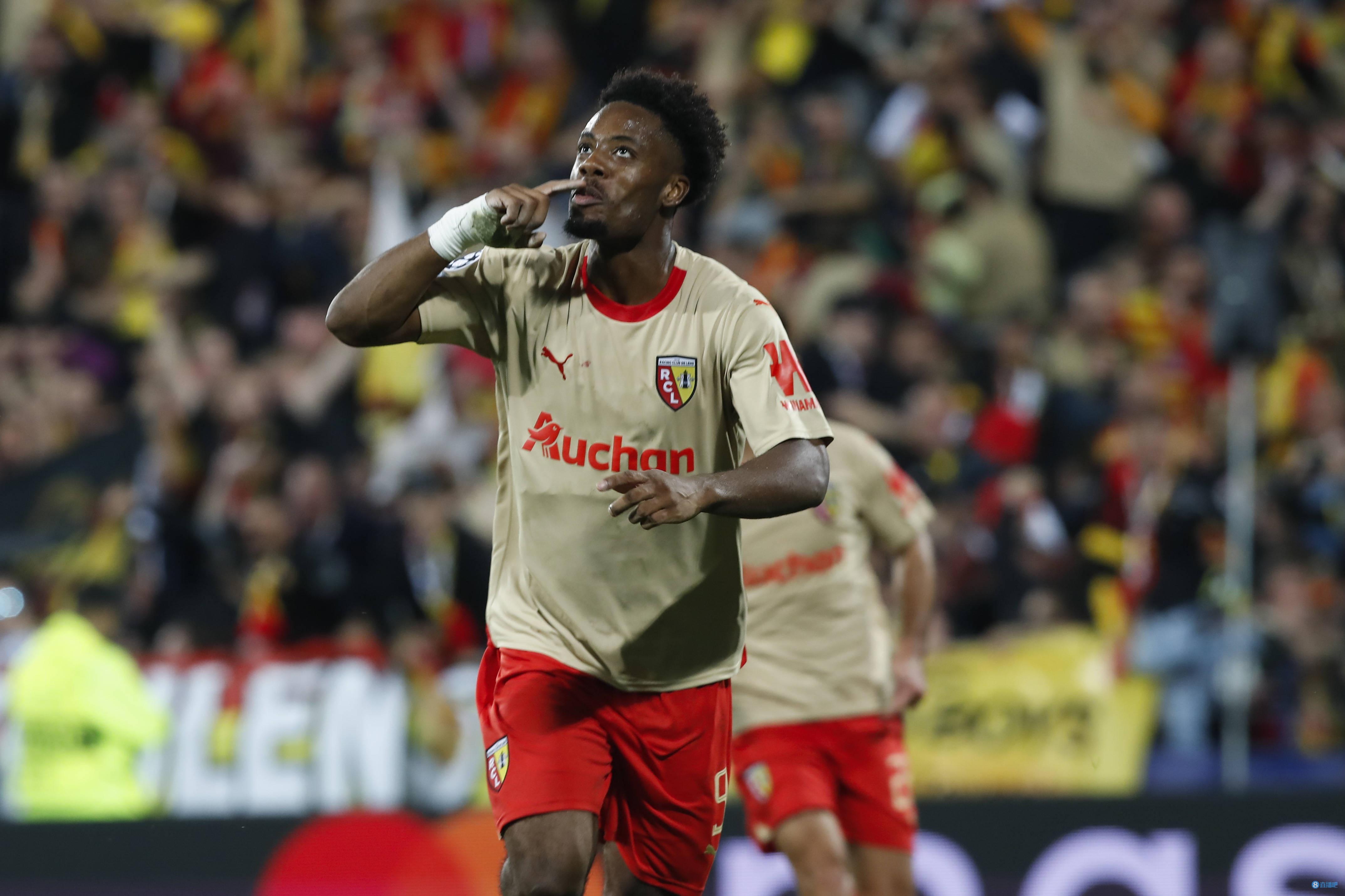 雷速官网下载-法国前锋在柏林现身助阵公益活动-第1张图片-雷速官网 雷速官网下载-法国前锋在柏林现身助阵公益活动-第1张图片-雷速官网