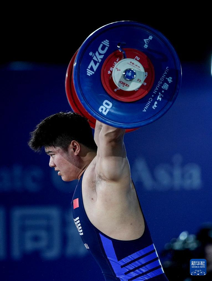 雷速直播-举重比赛男子项目墨西哥选手崭露头角-第2张图片-雷速官网 雷速直播-举重比赛男子项目墨西哥选手崭露头角-第2张图片-雷速官网