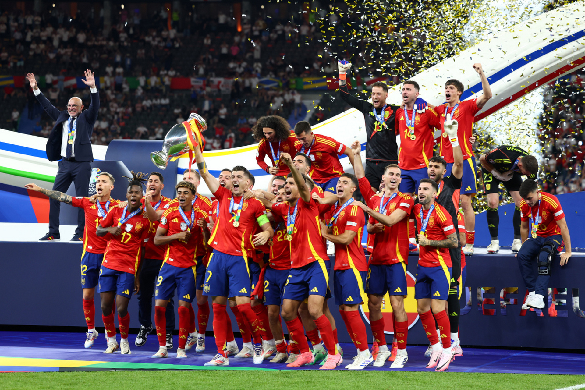 雷速-欧洲杯预选赛战况激烈,球队实力对决秀技-第2张图片-雷速官网 雷速-欧洲杯预选赛战况激烈,球队实力对决秀技-第2张图片-雷速官网