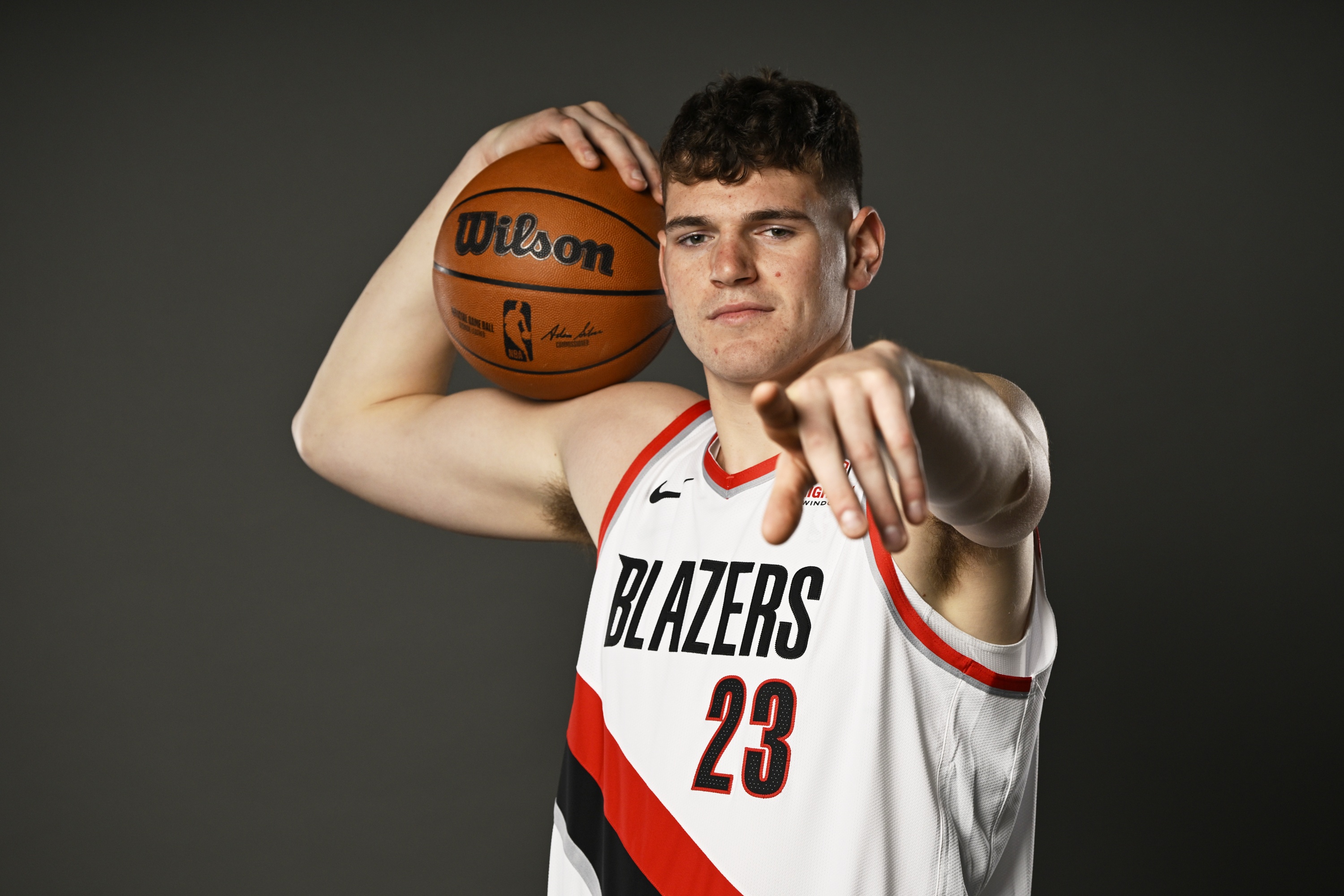 雷速官网下载-年轻球员连续砍下高分，成为当红新秀-第1张图片-雷速官网