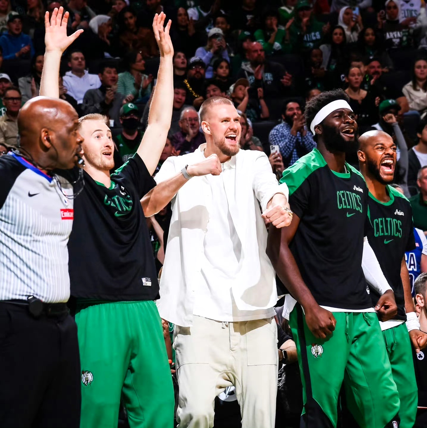 雷速官网下载-76人主帅布朗因家庭原因暂时离队-第1张图片-雷速官网