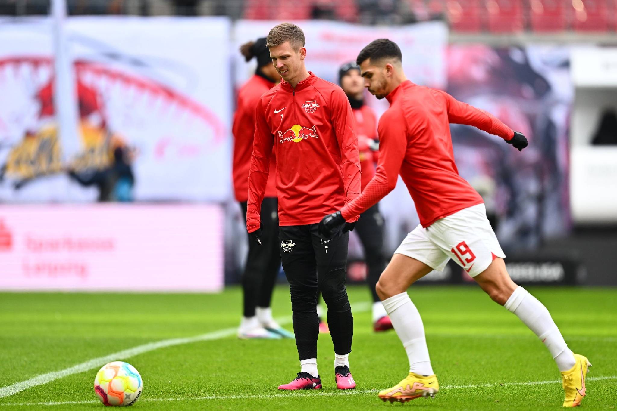 雷速-佛罗伦萨队教练组探访莱比锡红牛,考察德甲训练方式-第2张图片-雷速官网 雷速-佛罗伦萨队教练组探访莱比锡红牛,考察德甲训练方式-第2张图片-雷速官网