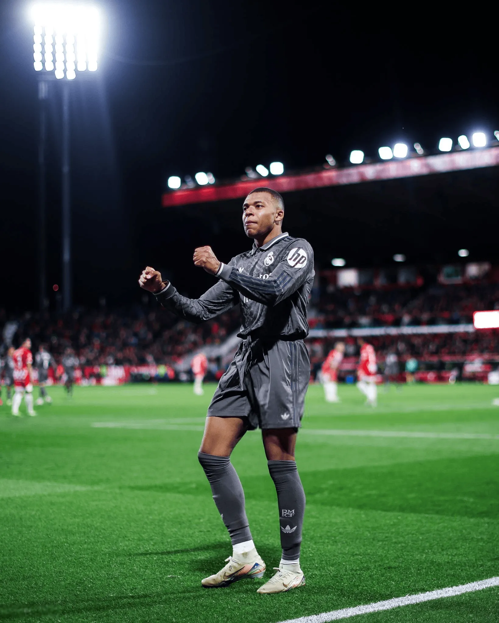 雷速-法国篮球甲级联赛决赛拉开帷幕，球员展现精彩表现-第2张图片-雷速官网