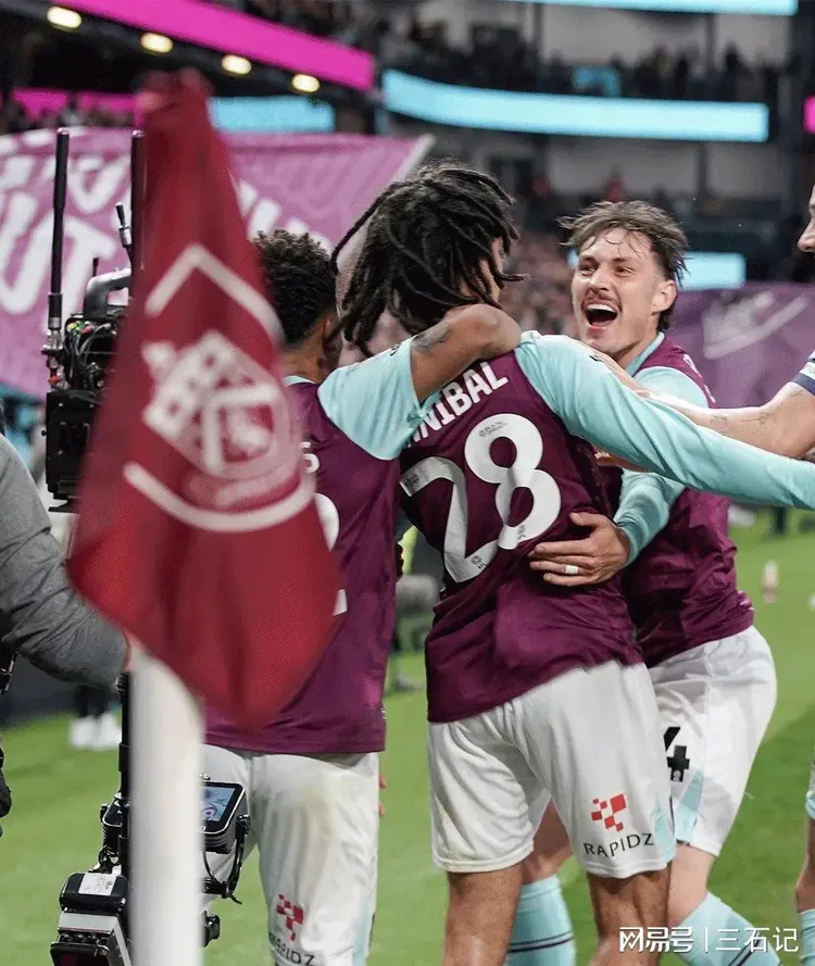 雷速-冤家再聚!斯旺西对阵诺里奇,弃子之战一触即发!-第1张图片-雷速官网 雷速-冤家再聚!斯旺西对阵诺里奇,弃子之战一触即发!-第1张图片-雷速官网