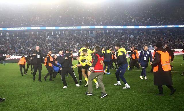 雷速官网下载-精彩对决引爆热情,球迷欢呼-第1张图片-雷速官网 雷速官网下载-精彩对决引爆热情,球迷欢呼-第1张图片-雷速官网