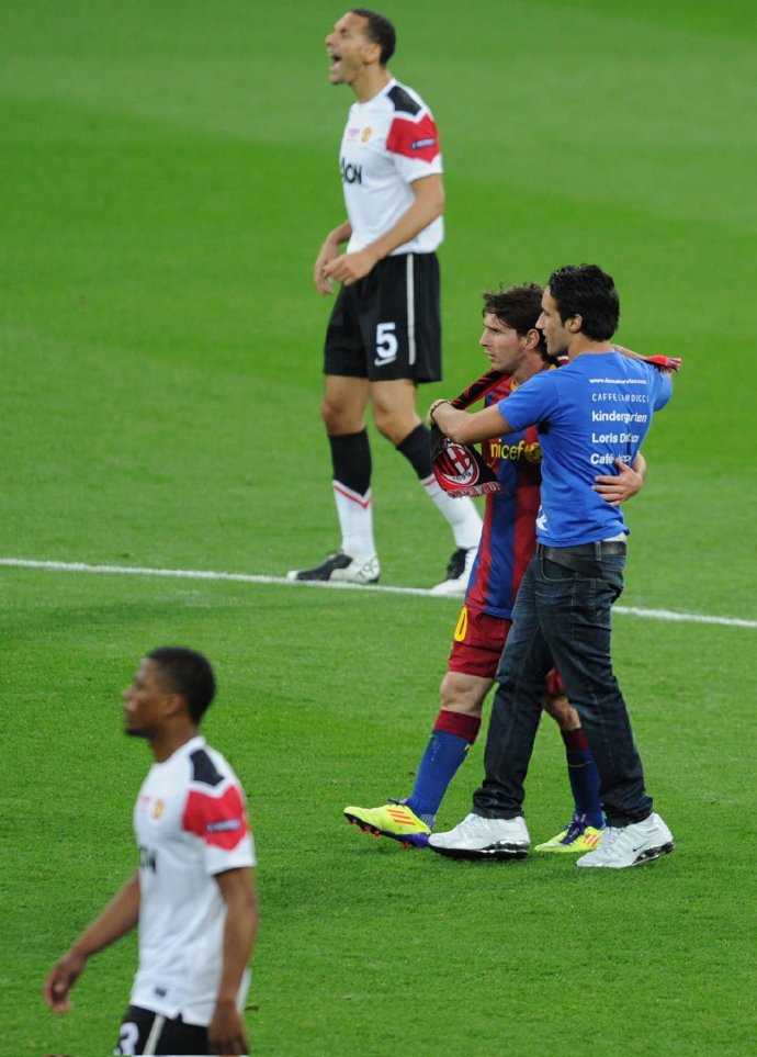 雷速官网-巴萨对阵曼联，名将齐聚场上-第1张图片-雷速官网