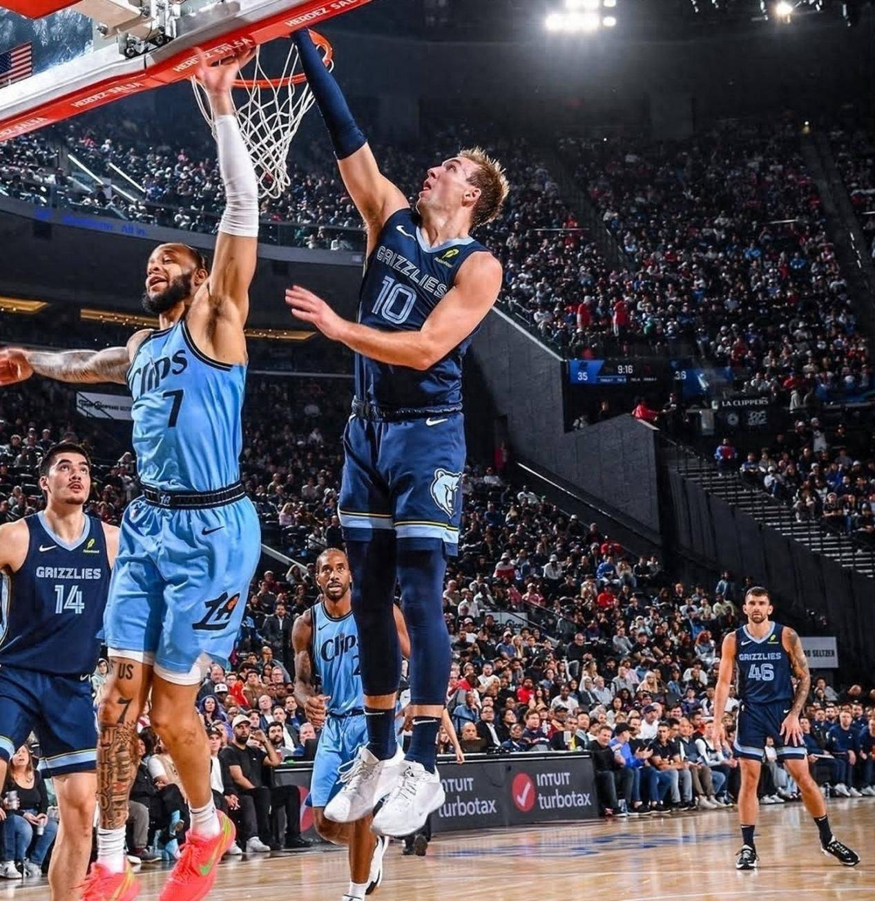 雷速官网-伦纳德独步天下！快船鏖战夺冠-第1张图片-雷速官网