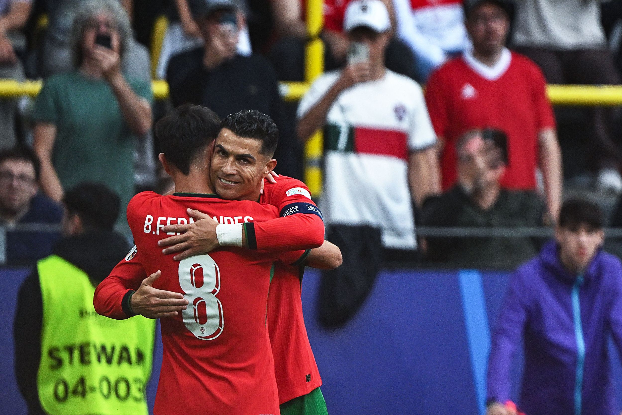 雷速官网-葡萄牙击败瑞典,欧洲杯决赛名额锁定-第1张图片-雷速官网 雷速官网-葡萄牙击败瑞典,欧洲杯决赛名额锁定-第1张图片-雷速官网